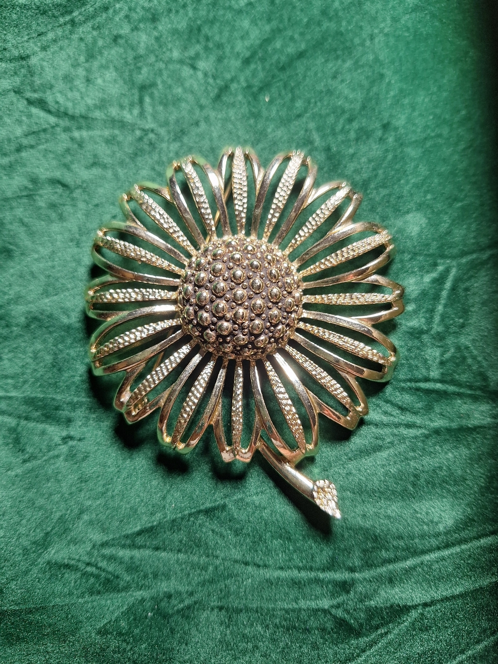 Vintage Sarah Cov Gold-Tone Floral Daisy Brooch Pin